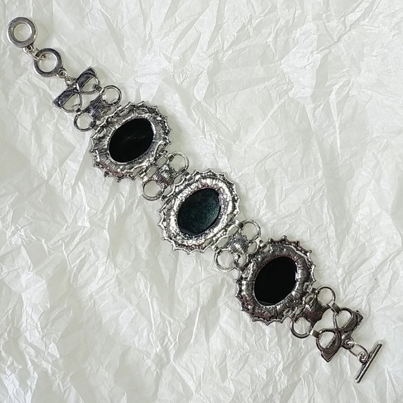 FAUX BLACK ONYX ORNATE OVAL LINK STATEMENT BRACELET - Picture 5 of 6